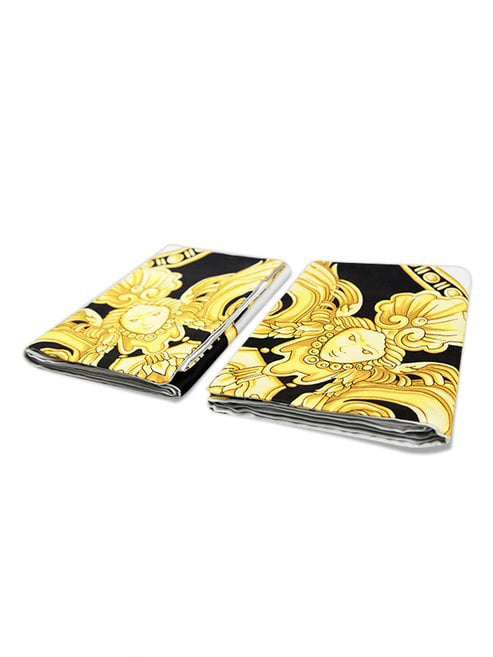 Tấm trải họa tiết độc đáo 60x97cm Versace ZBSS300B1.Z7129 3 0018911 tam trai versace mau vang den trang 60x97cm zbss300b1z7129 d63bea0cf4954bb59ee760104234979c 3 - Mua trực tiếp từ nhà máy - Thương hiệu toàn cầu, sản phẩm tốt nhất, danh mục lớn nhất Việt Nam, giá và chất lượng hàng đầu, dịch vụ uy tín đoạt giải Best Performance.