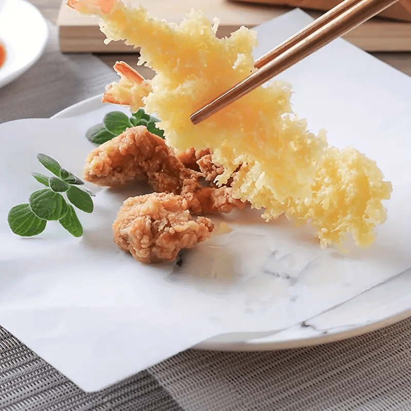 Sử dụng giấy thấm dầu Kokusai không chỉ mang lại lợi ích về sức khỏe mà còn góp phần quan trọng trong việc trình bày món ăn một cách chuyên nghiệp, hấp dẫn và ngon miệng hơn, đặc biệt là trong môi trường nhà hàng, quán ăn