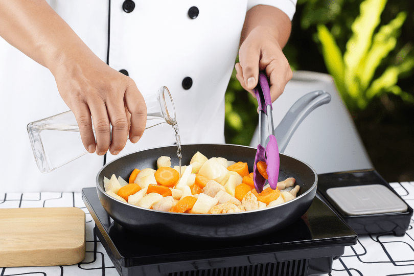 Kẹp Gắp Đồ Nóng – Chống Bỏng Tay, An Toàn Cho Mọi Nhà 3 Kẹp Gắp Đồ Nóng – Chống Bỏng Tay, An Toàn Cho Mọi Nhà